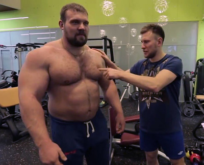 Celsius Effektivitet Hylde Kirill Sarychev, Holder of the World Record for Raw Bench Press (739lbs) :  r/AbsoluteUnits
