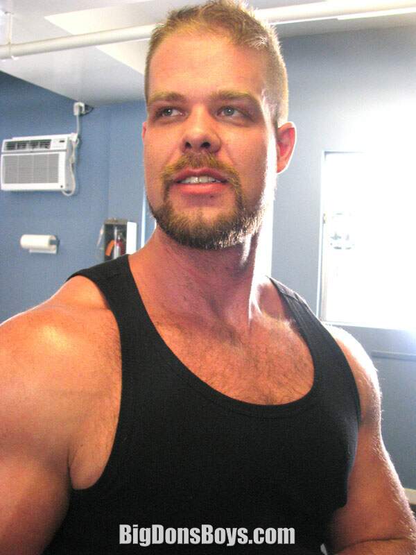 Giant Gay Bodybuilder Bryan Knight